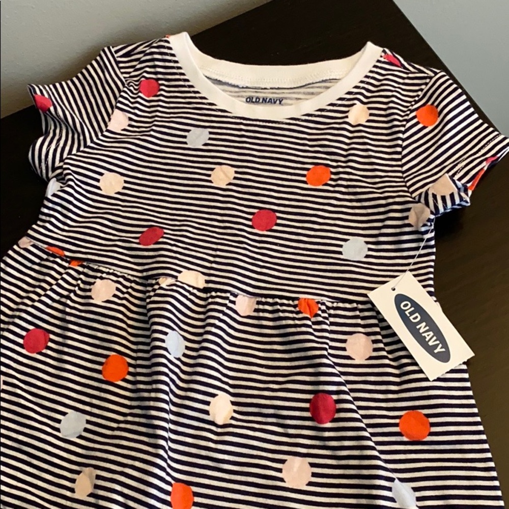 Old Navy adorable short sleeve polka dot dress